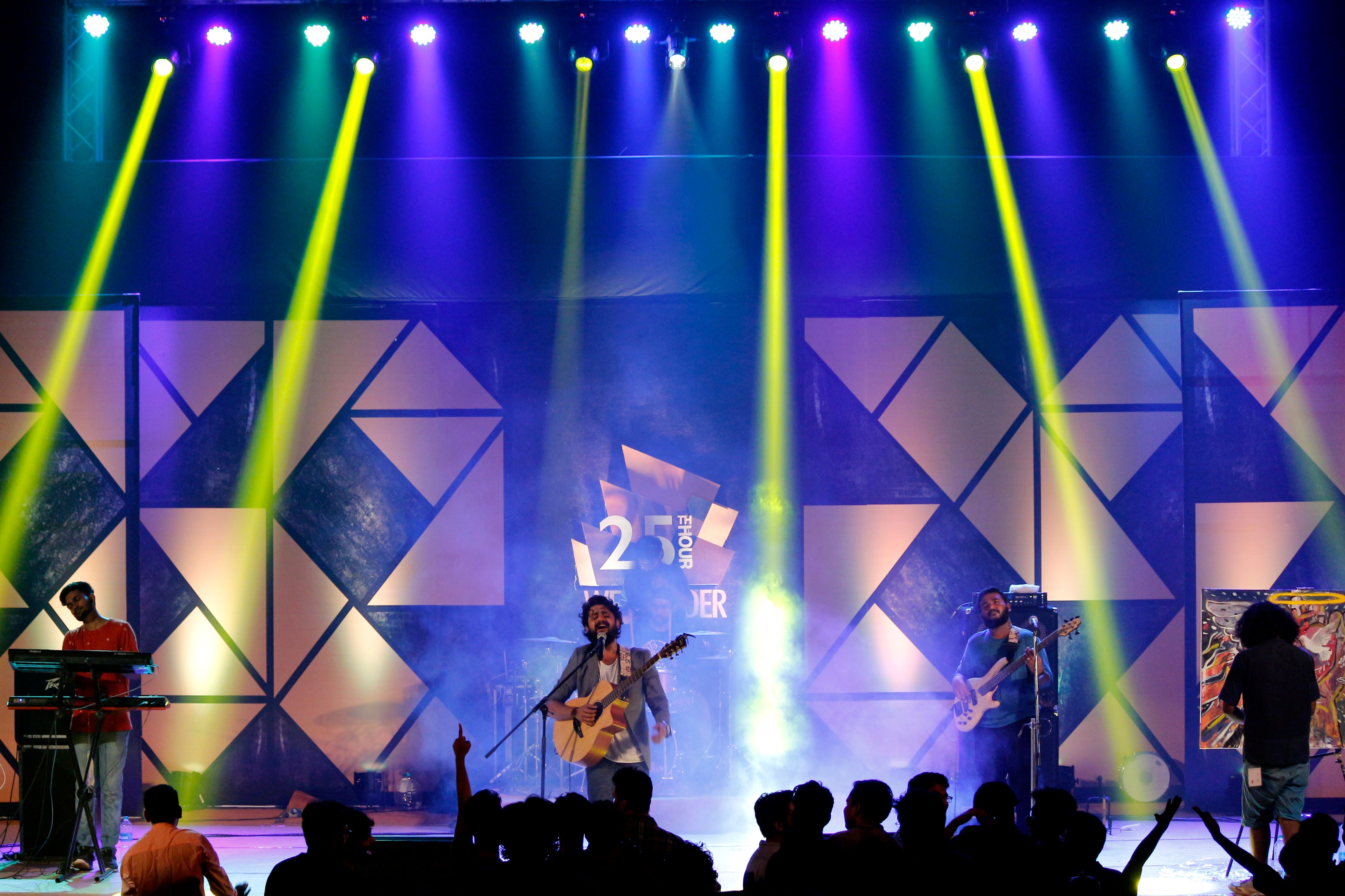 Why Event Organizers Prefer Booking Verified Artists Instead of Instagram DMs
