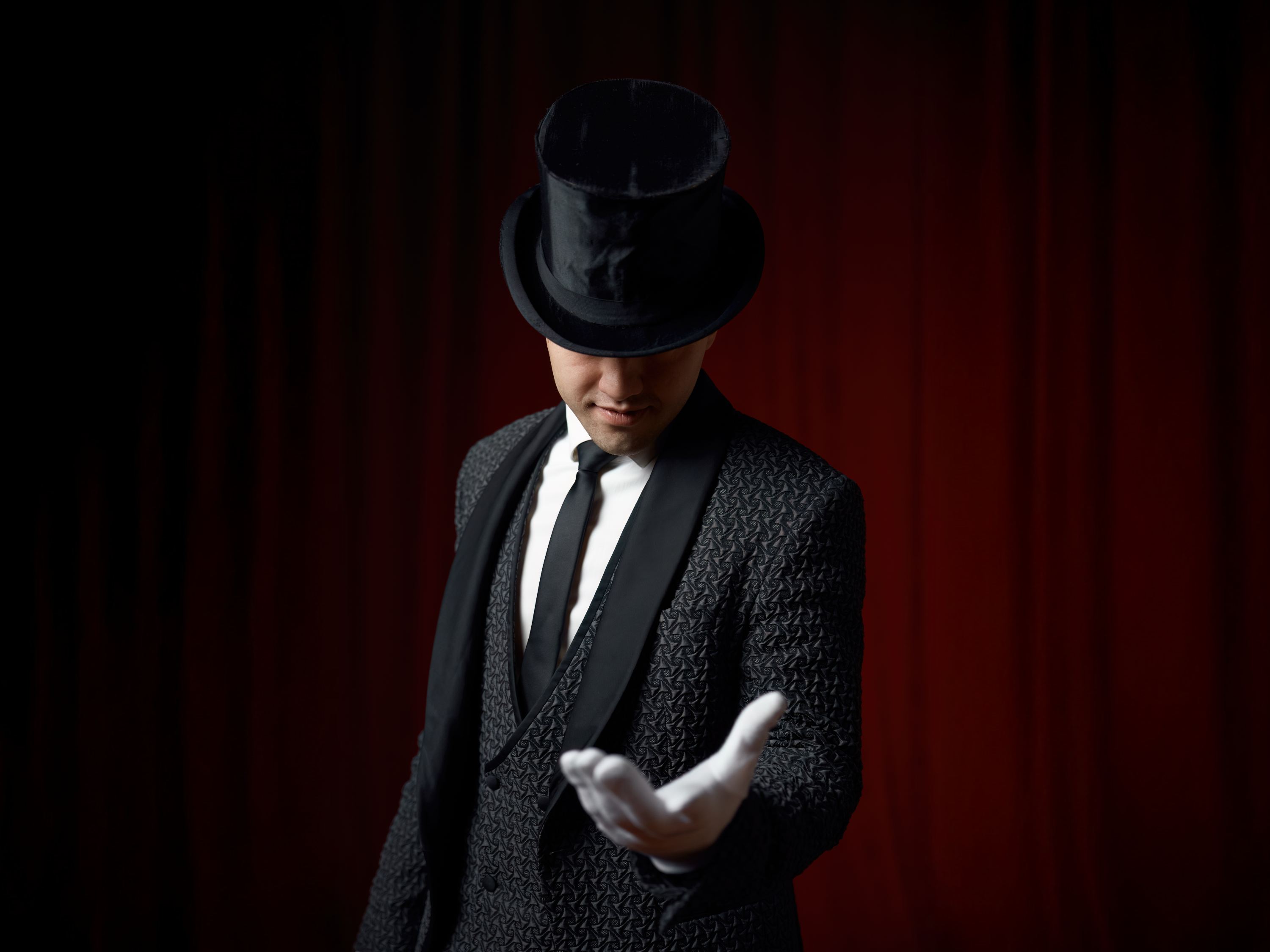 Illusionist / Magician